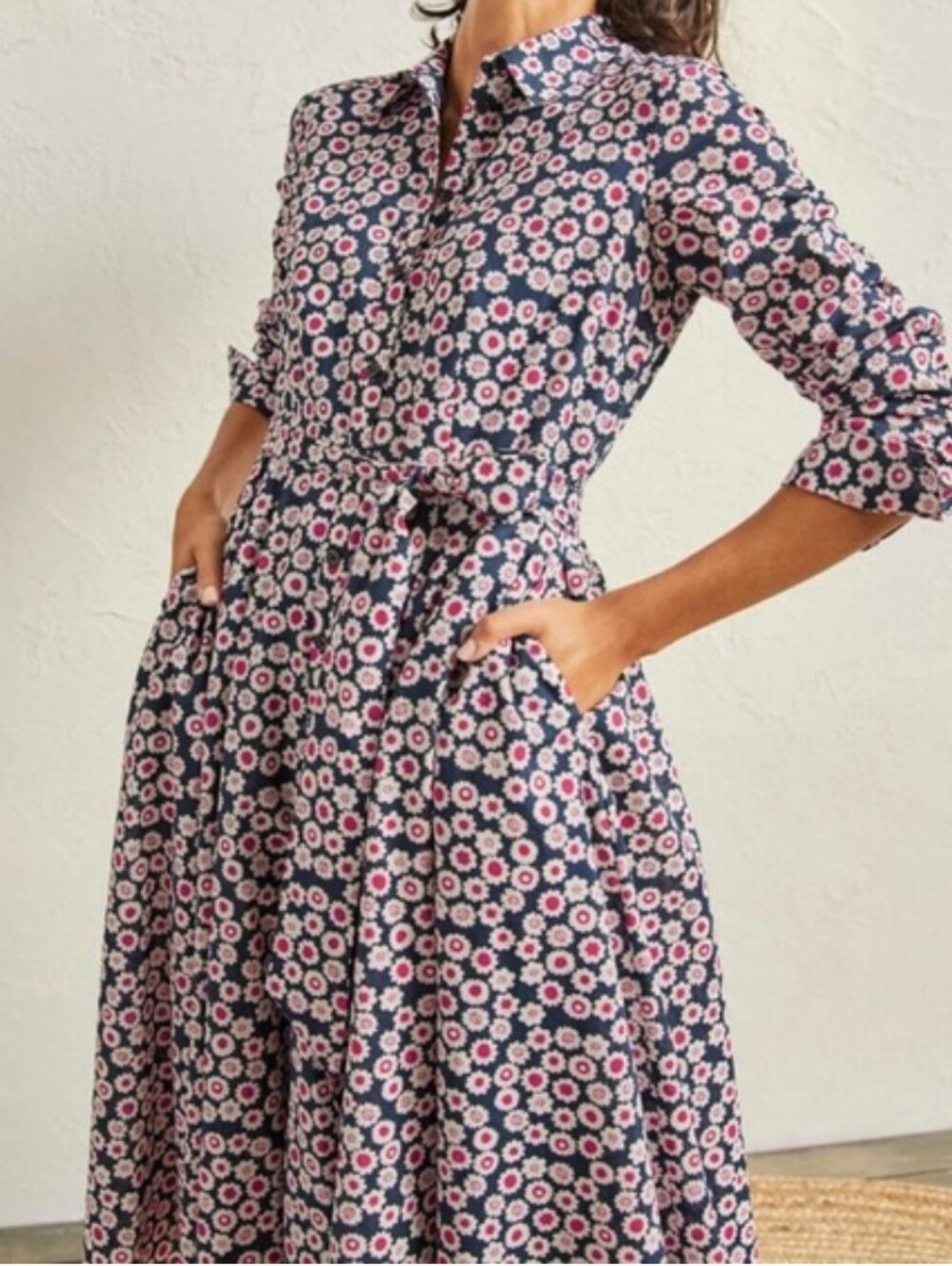 Boden Kitty Dress Belted with White & Navy, Red Daisy Print SZ MP